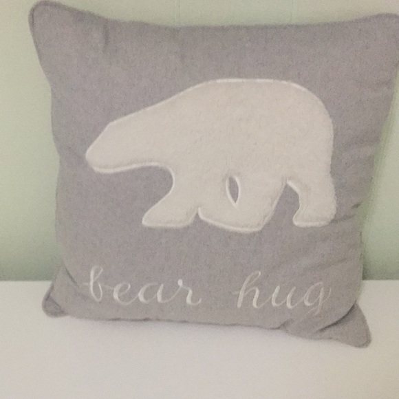 CUSHION + INSERT POLAR BEAR HUG GREY | embroidery - Picture 5 of 10